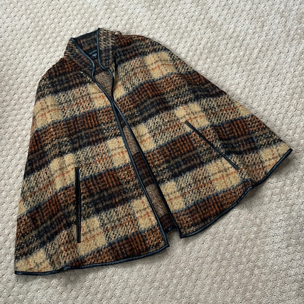NWOT Karen Kane Cape
